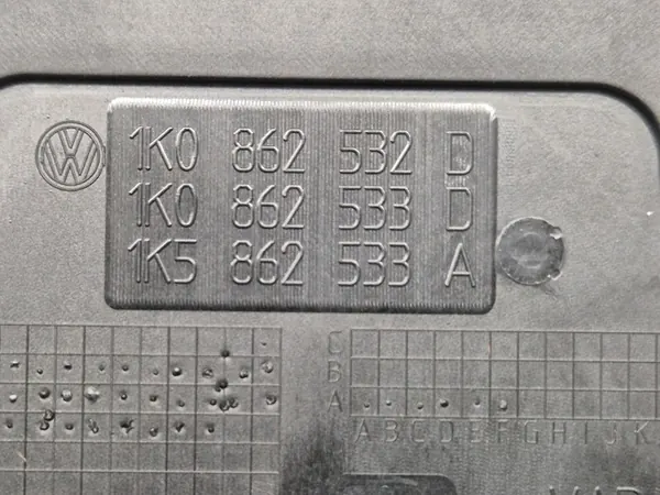 Kopphållare bak VW Golf V image 6