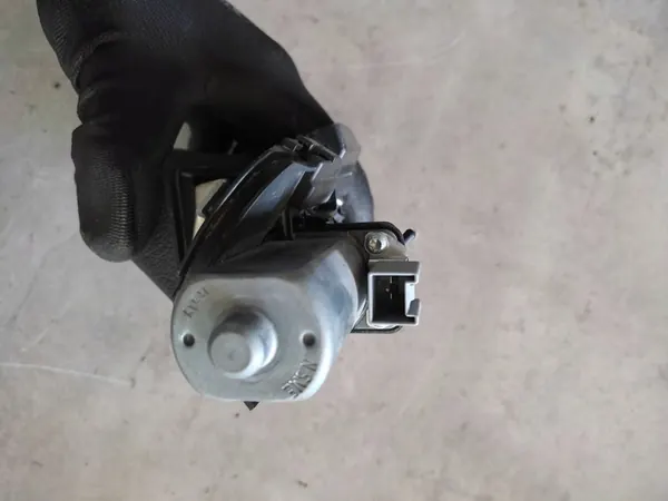 Huvlås Volkswagen Touareg II 7P0827505J image 6