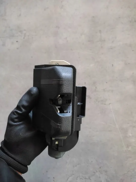 Huvlås Volkswagen Touareg II 7P0827505J image 8