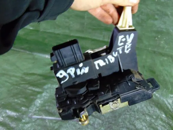 Fechadura Porta Dianteira Esquerda Mazda Tribute 9 Pin OEM image 5