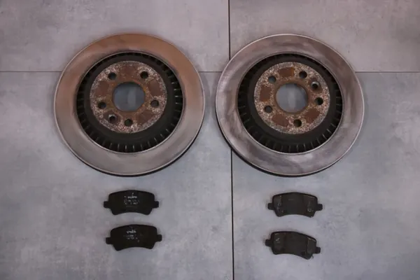 OEM 31471033 Jarrulevyt & Palat Taka Volvo XC60 image 2