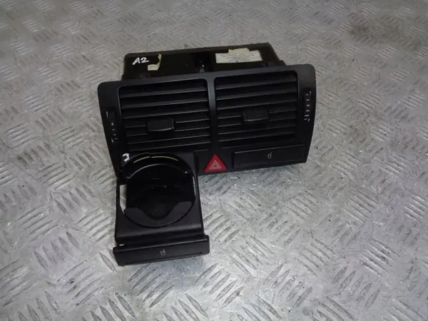 Grille de ventilation centrale Audi A2 OEM 8Z0820951A image 2