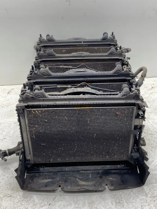 Jaguar XE X760 Jäähdytin Set OEM GX7319710BD image 2
