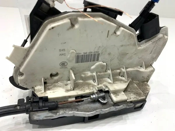 Vänster Bakdörrslås VW CC B7 Coupé 5N0839015G 11-16 image 2