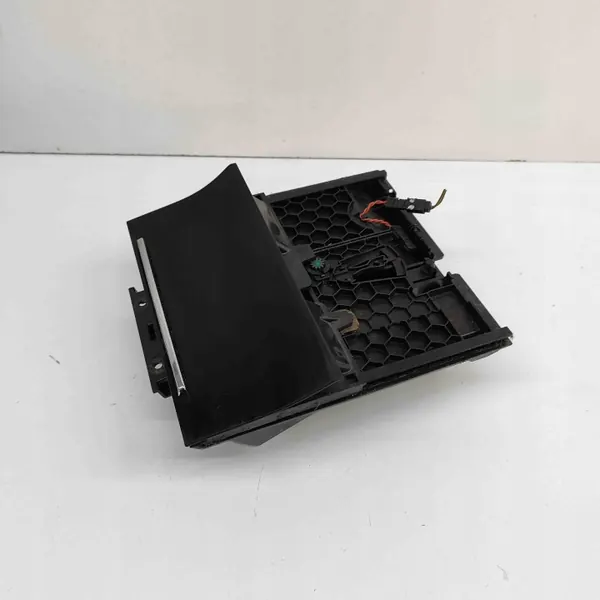 Askkopp Skoda Superb III Estate OEM 3V1863077A image 3