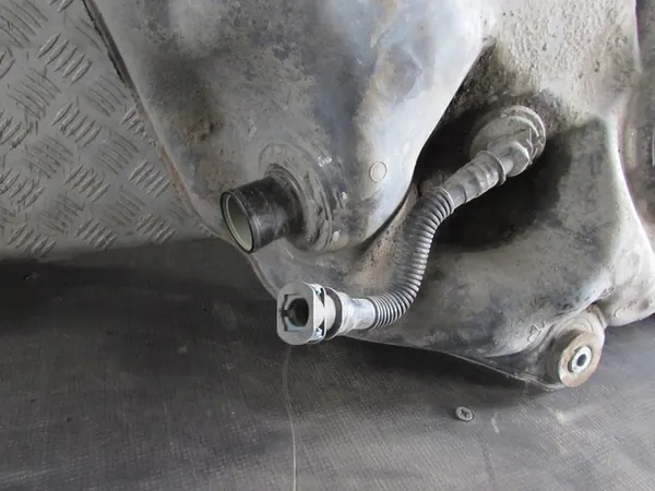 Réservoir de carburant Toyota Corolla 1.8 B 18-22 Hybride 77001-02A00 image 6