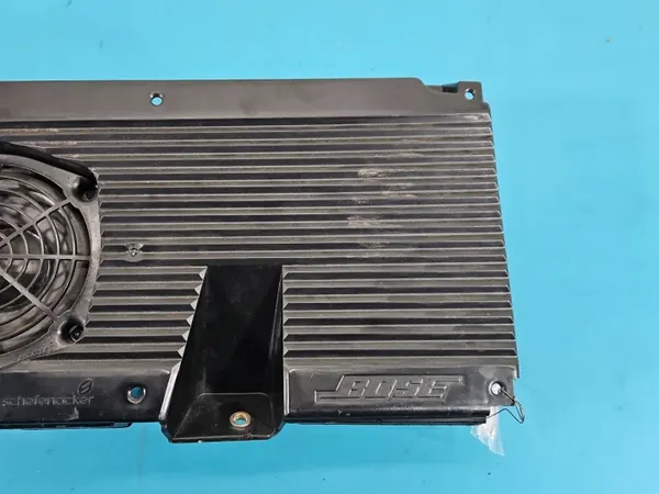 Alfa Romeon Subwoofer OEM 606833180 - Käytetty image 3