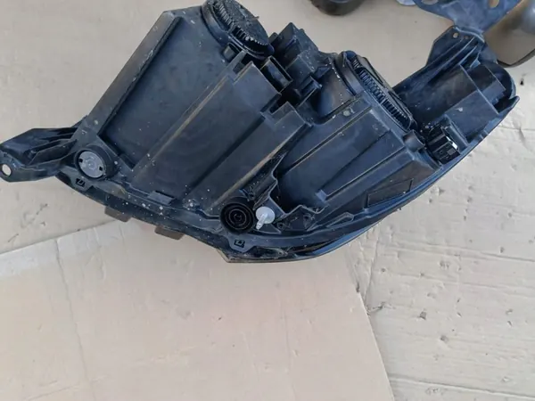 Rechter voorlamp Opel Corsa F 2019- OEM image 9