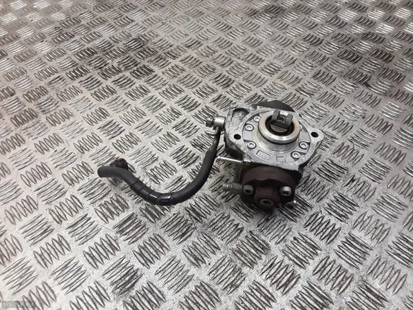 Bomba de combustible Lexus OEM HU2940000324 - Usada image 2