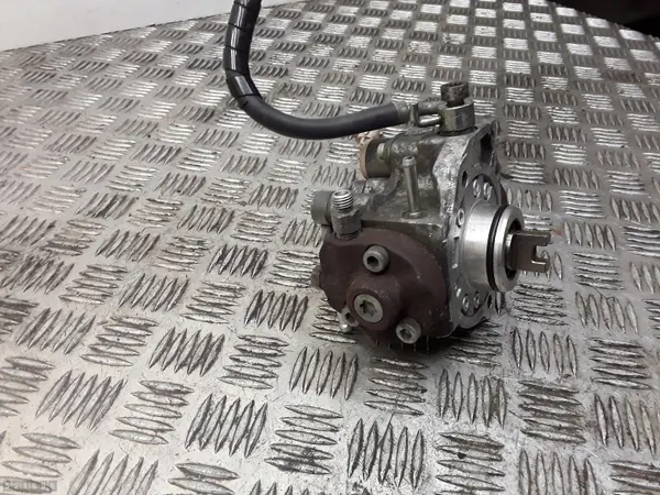 Bomba de combustible Lexus OEM HU2940000324 - Usada image 5