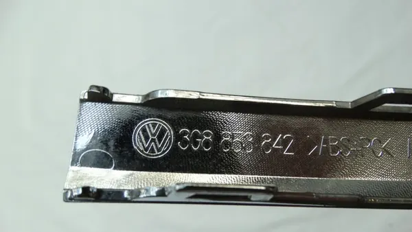 VW Arteon Bakstötslist Höger OEM 3G8 853 842 image 6