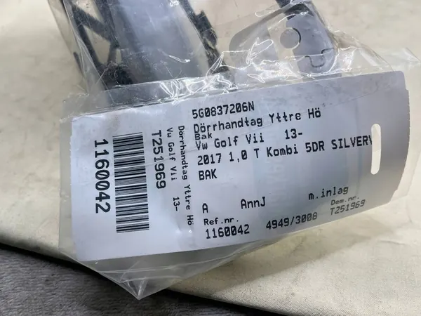 Mão de porta traseira direita VW Golf VII 12- 5G0837206N image 4