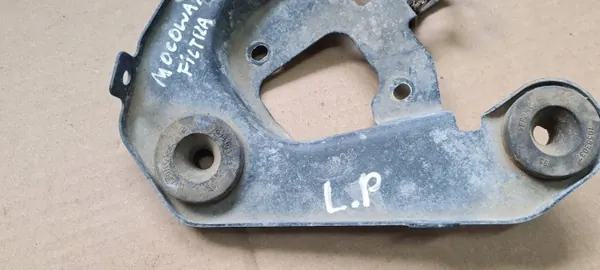 Maserati Quattroporte VI Luftfilterhalter Links Vorne OEM KTS23652 image 3