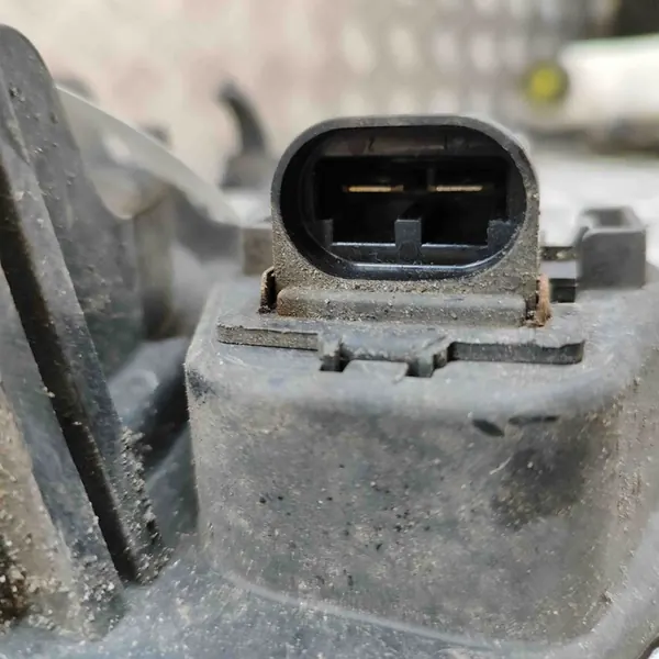 Framstötfångare Renault Twingo II 1.2L 2008 7701068310 image 7