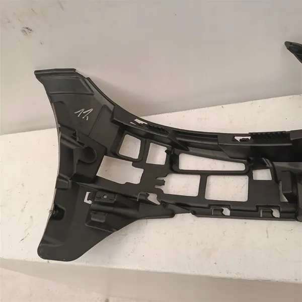 Vänster Framskärmsguide Mercedes C 205 W205 A2058850765 image 5