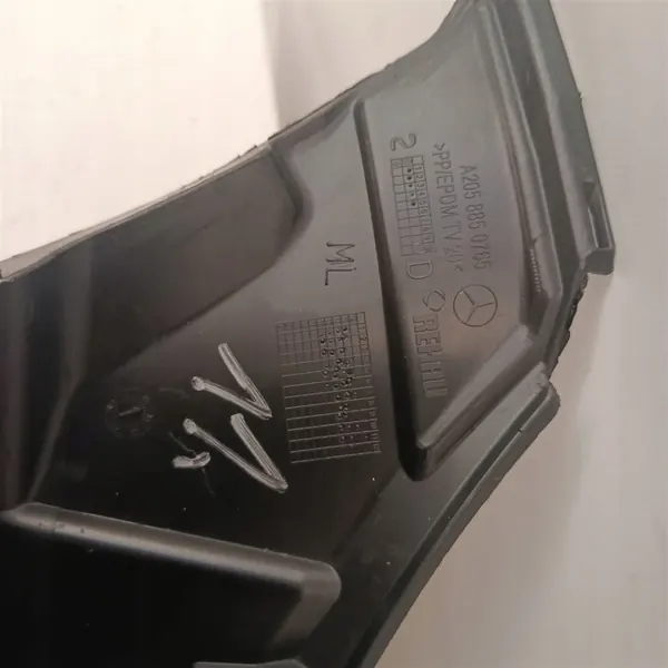 Vänster Framskärmsguide Mercedes C 205 W205 A2058850765 image 7