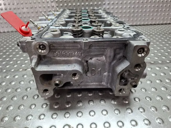 Culasse Moteur OEM 9812313410 pour Peugeot image 3