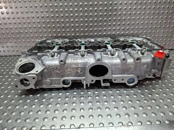 Culasse Moteur OEM 9812313410 pour Peugeot image 5