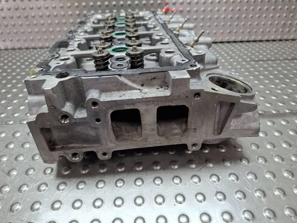 Culasse Moteur OEM 9812313410 pour Peugeot image 6