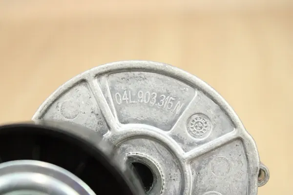 ORG ROLKA NAPINACZ PASKA VOLKSWAGEN TIGUAN III 2.0 TDI 04L903315N image 4