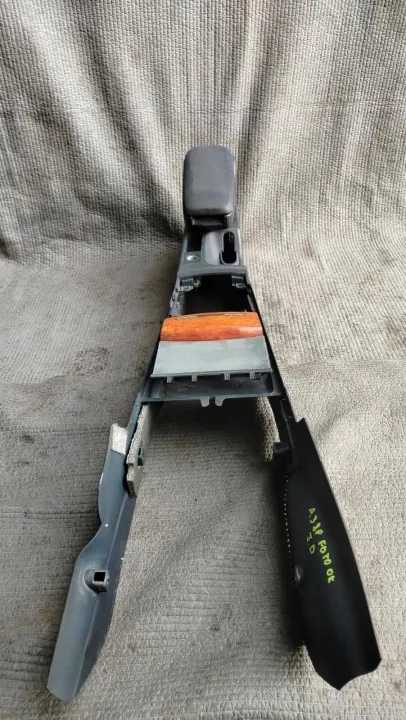 OEM TUNEL ŚRODKOWY PODŁOKIETNIK AUDI A3 8P LIFT OE image 3