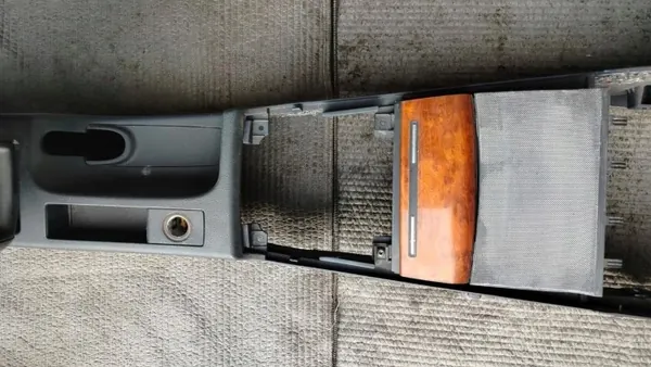 OEM TUNEL ŚRODKOWY PODŁOKIETNIK AUDI A3 8P LIFT OE image 4