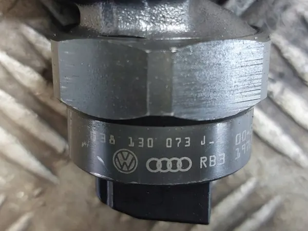 Injectiepomp OEM 038130073J voor VW Passat B5 1.9 TDI image 4