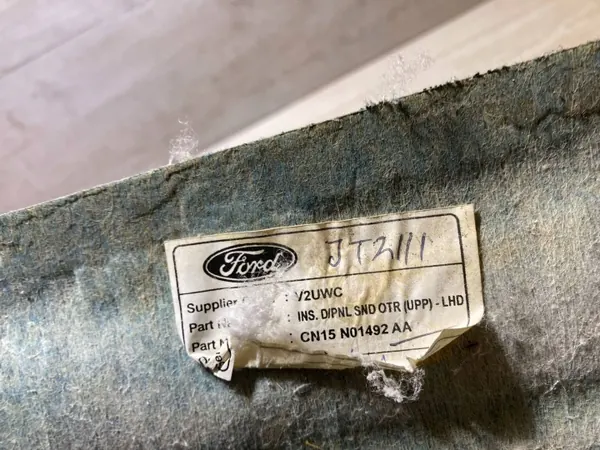 Ford OE CN15N01492AA Gebruikte voorruitisolatie image 4