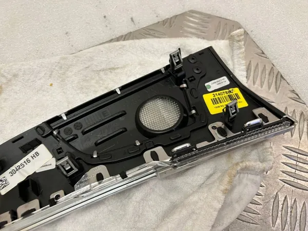 Volvo XC90 2021 Ovipeite Set OEM 31407861 image 4