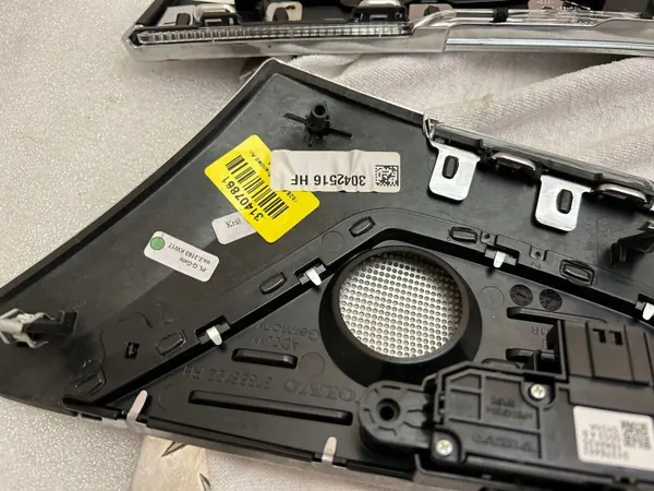 Volvo XC90 2021 Ovipeite Set OEM 31407861 image 5