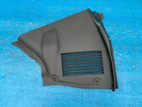 Mercedes W206 linker raamrubber OEM A2068301300 image 2
