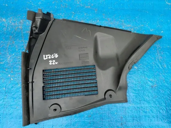 Mercedes W206 linker raamrubber OEM A2068301300 image 3