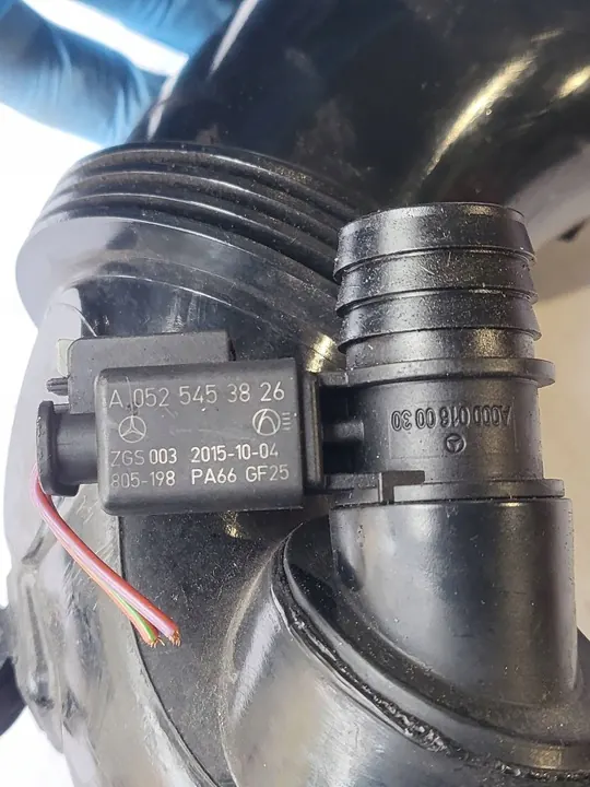 Manguera de admisión de aire Mercedes-Benz C W205 A2740900029 image 2