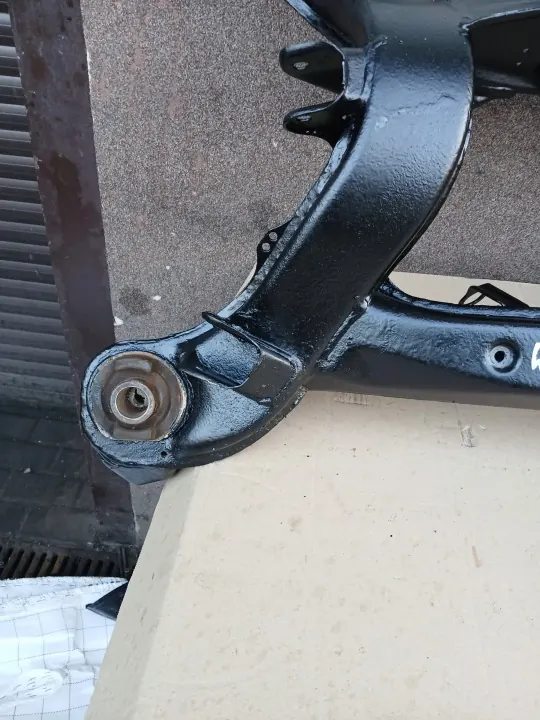 Essieu Arrière OEM SANKI ŁAWA BELKA TYŁ - Mercedes image 3