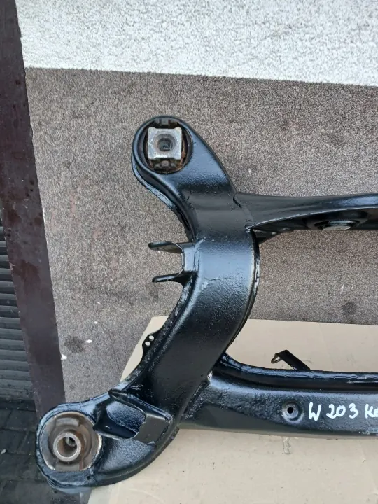 Essieu Arrière OEM SANKI ŁAWA BELKA TYŁ - Mercedes image 4