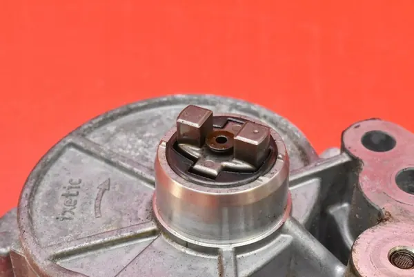 Imupumppu Opel Astra 4 IV J 1.4 T 140 HV 11-20 image 6