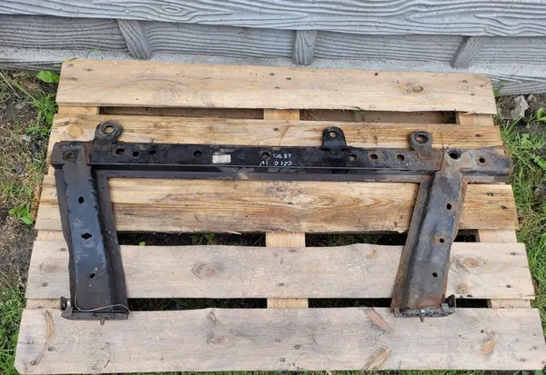 Suporte Inferior do Radiador Renault Clio IV image 2