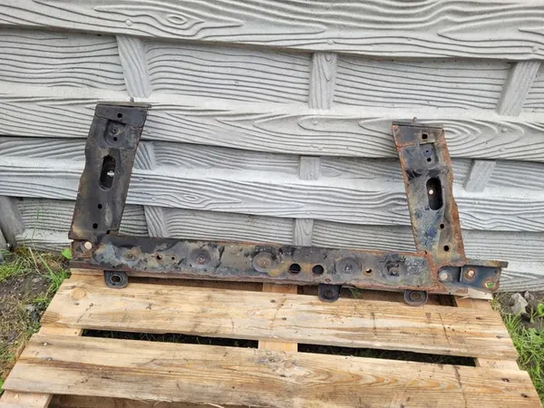 Suporte Inferior do Radiador Renault Clio IV image 3