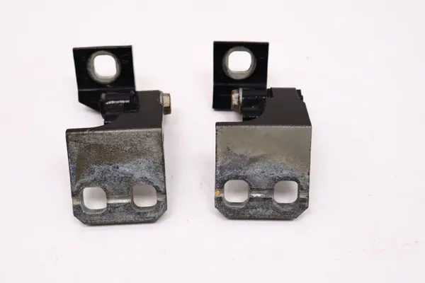 Jeep Renegade Türscharniere OEM 1206091852 Rechts Hinten image 2