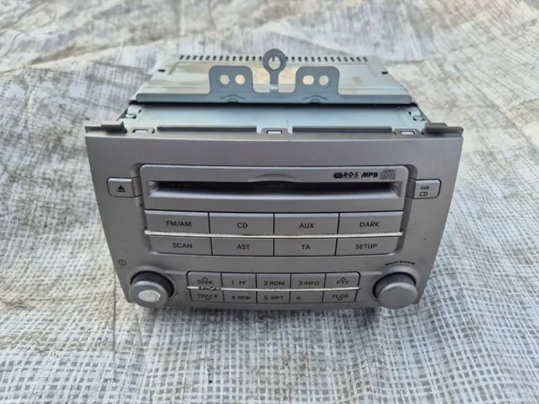 Hyundai I20 08-12 Radio OEM 93480-3L002 - Begagnad image 2