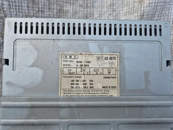 Hyundai I20 08-12 Radio OEM 93480-3L002 - Begagnad image 3
