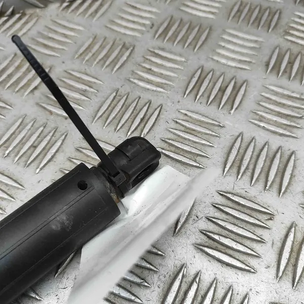 Oikea tavaratilan lukitusmoottori MERCEDES-BENZ GLE (W166) A1679800564 image 7