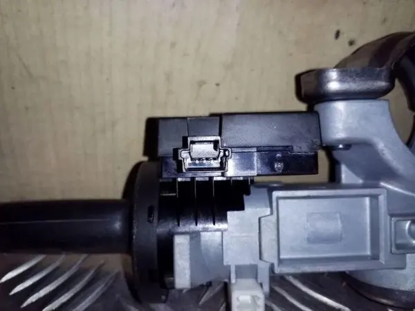 Contacteur d'allumage OEM 285904BA0A Nissan X-Trail image 3
