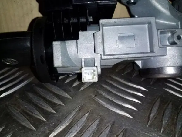 Contacteur d'allumage OEM 285904BA0A Nissan X-Trail image 7