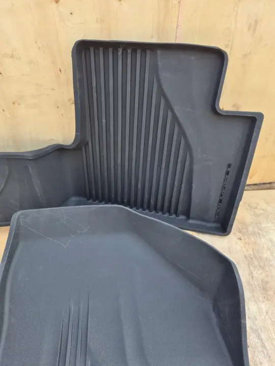 Jeep Cherokee gummimattor OEM 82214855 - Begagnad image 3