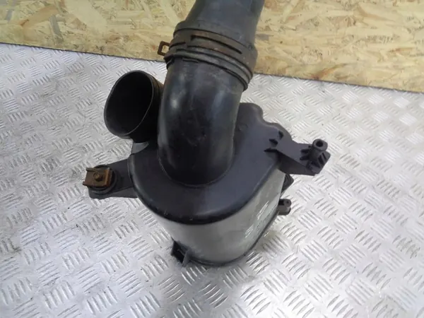 Ilmansuodattimen Kotelo Audi A2 1.4 16V 1999- 8Z0129620 image 5