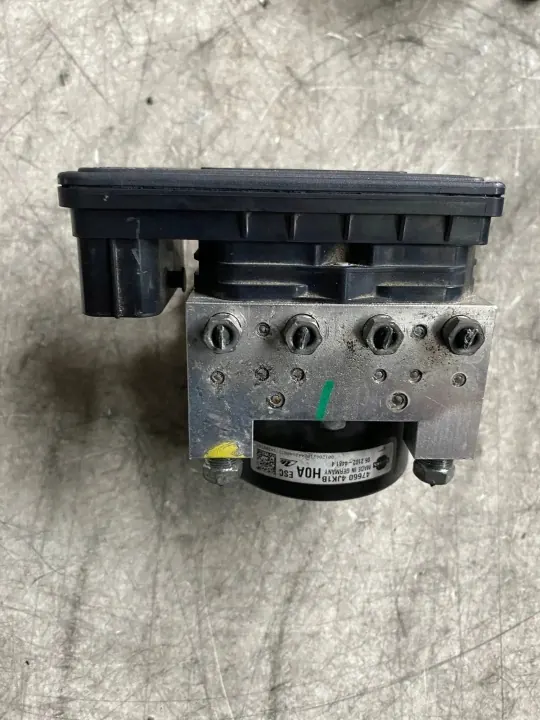 Pompe ABS OEM 28515826053 pour Nissan Navara D23 image 3