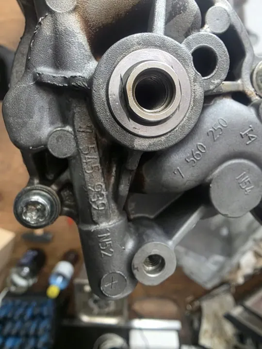 Bomba de aceite BMW usado OEM 7545939 7560250 image 3