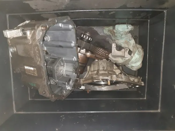 Caixa de velocidades Ford Transit 4x4 OEM CC1V7003A image 3