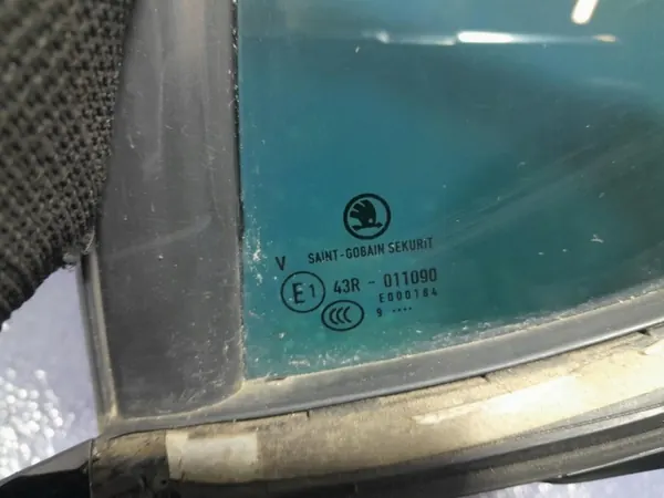 Junta Puerta Trasera Izquierda OEM Lochow-329239- Skoda image 4